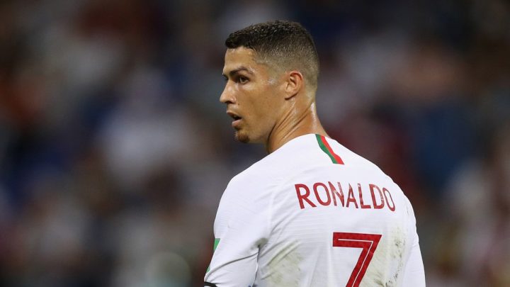 Mái tóc cá tính của Ronaldo tại các sự kiện quan trọng